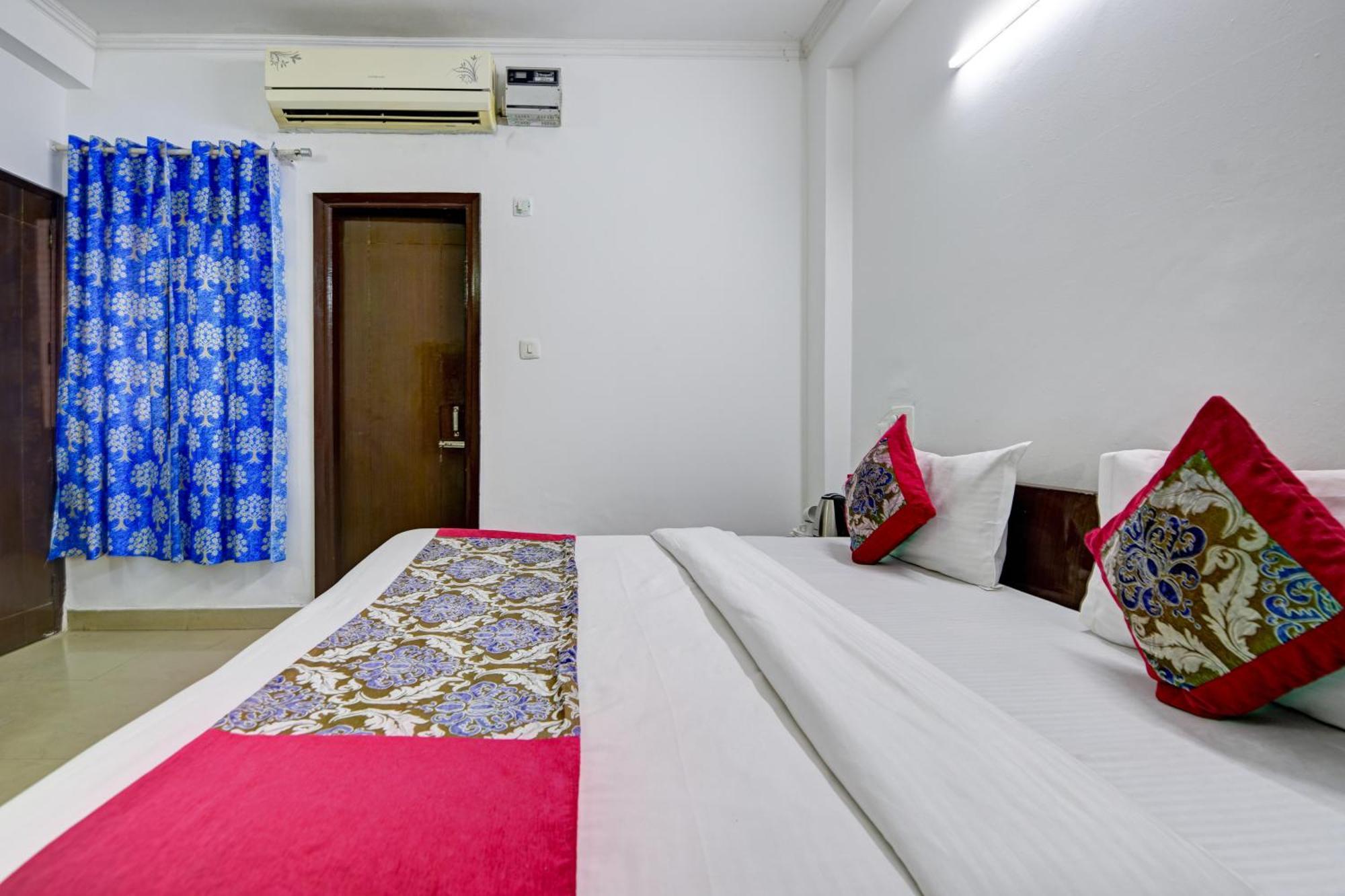 Aerolook Near Delhi Airport Hotel 2*