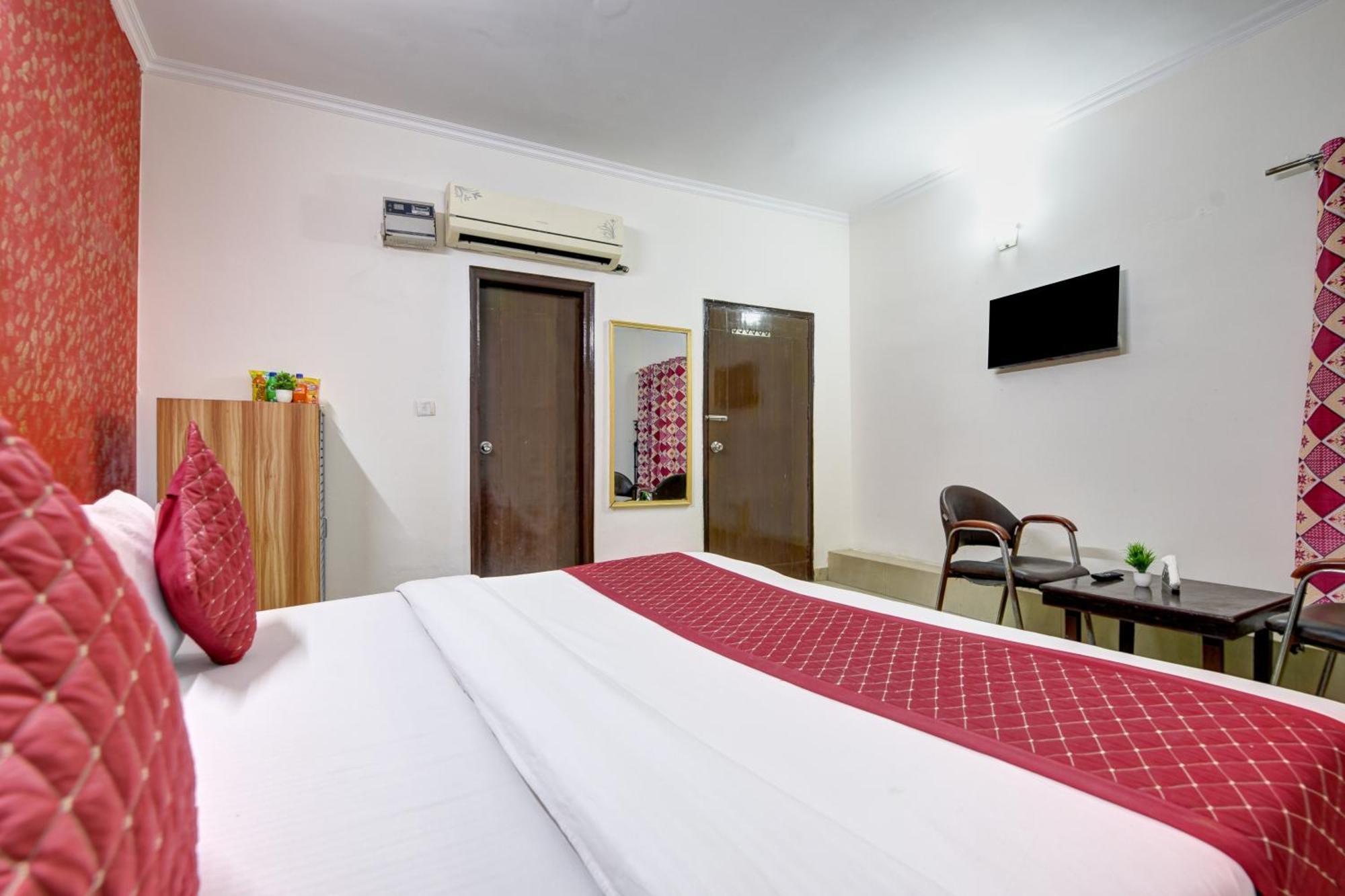 Aerolook Near Delhi Airport Hotel