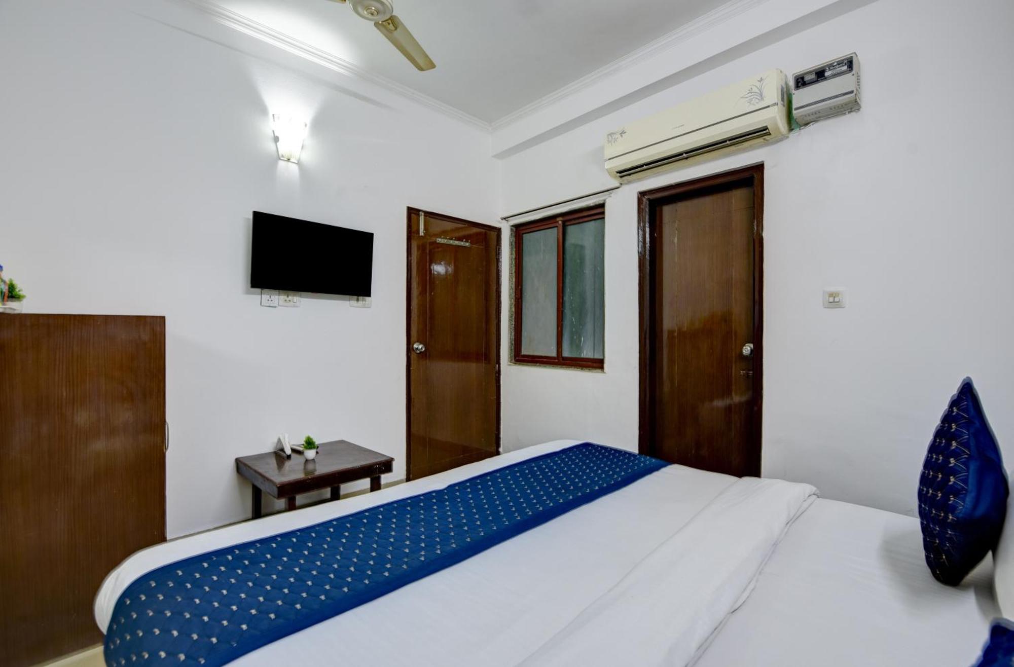 Aerolook Near Delhi Airport Hotel