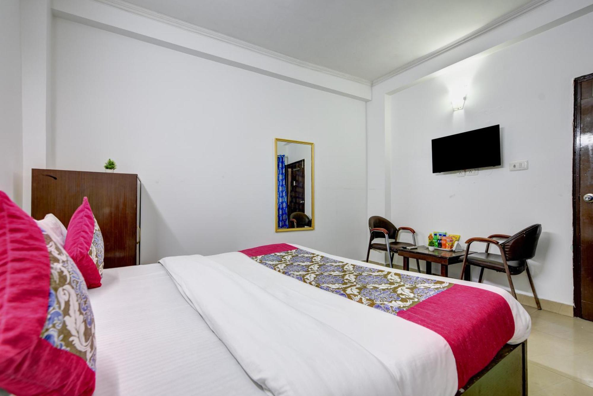 Aerolook Near Delhi Airport Hotel 2*